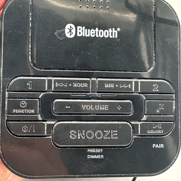onn bluetooth Clock radio - Picture 9 of 16